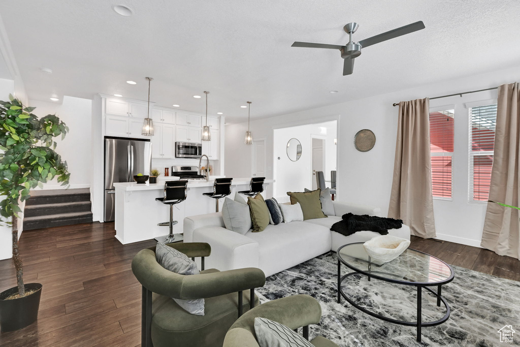 2056 W PHILLIPS ST Kaysville, UT 84037