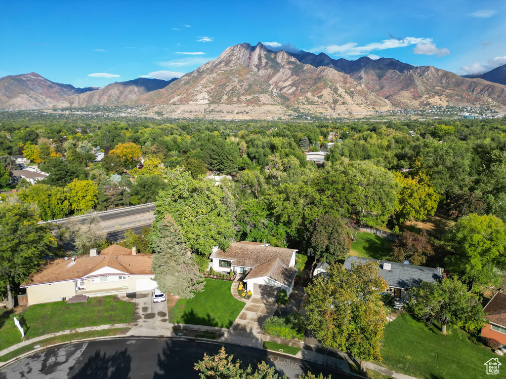 5895 S DENARLES CIR Murray, UT 84121