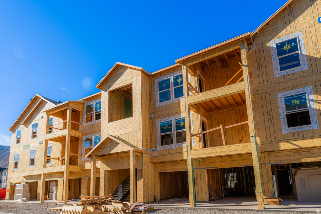 4662 S POPLAR WAY #Q204 Mapleton, UT 84664