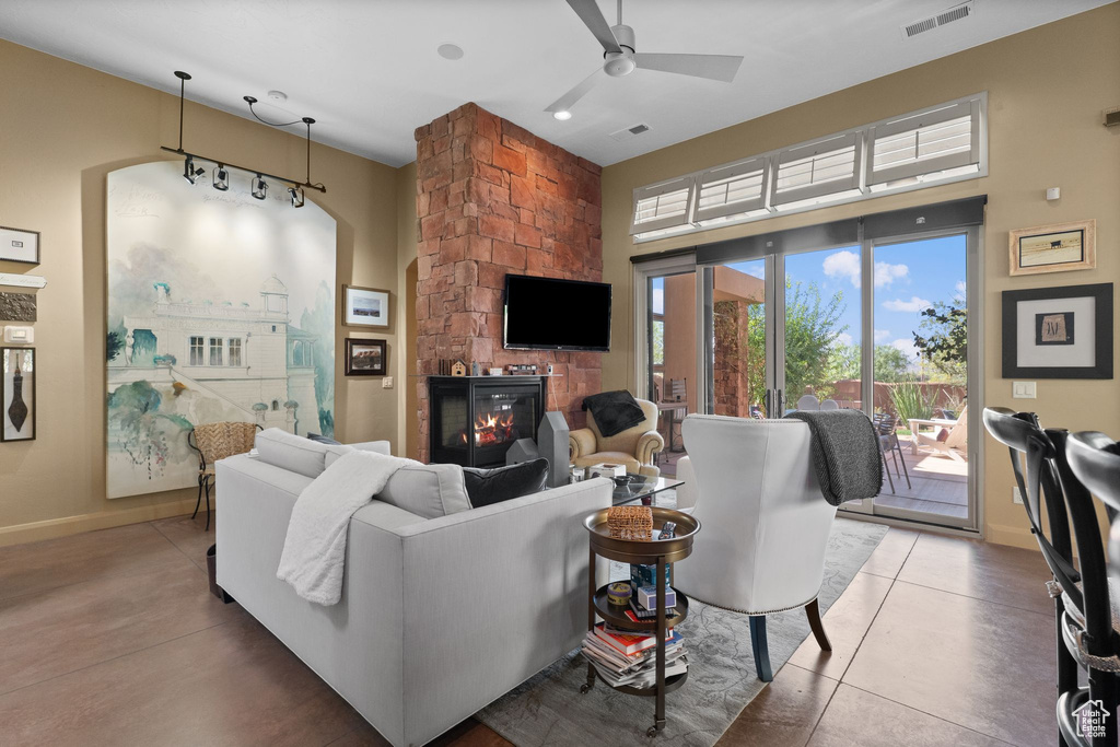Photo 6 for MLS #2115398 at 2139 W Cougar Rock Cir #135