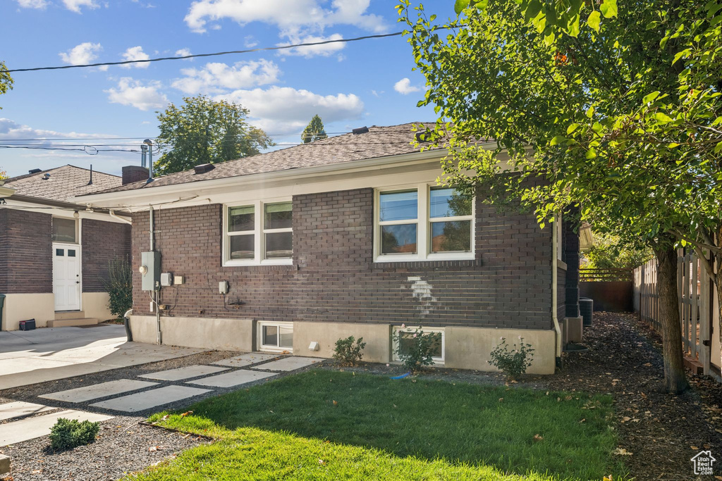 1041 E YALE AVE Salt Lake City, UT 84105
