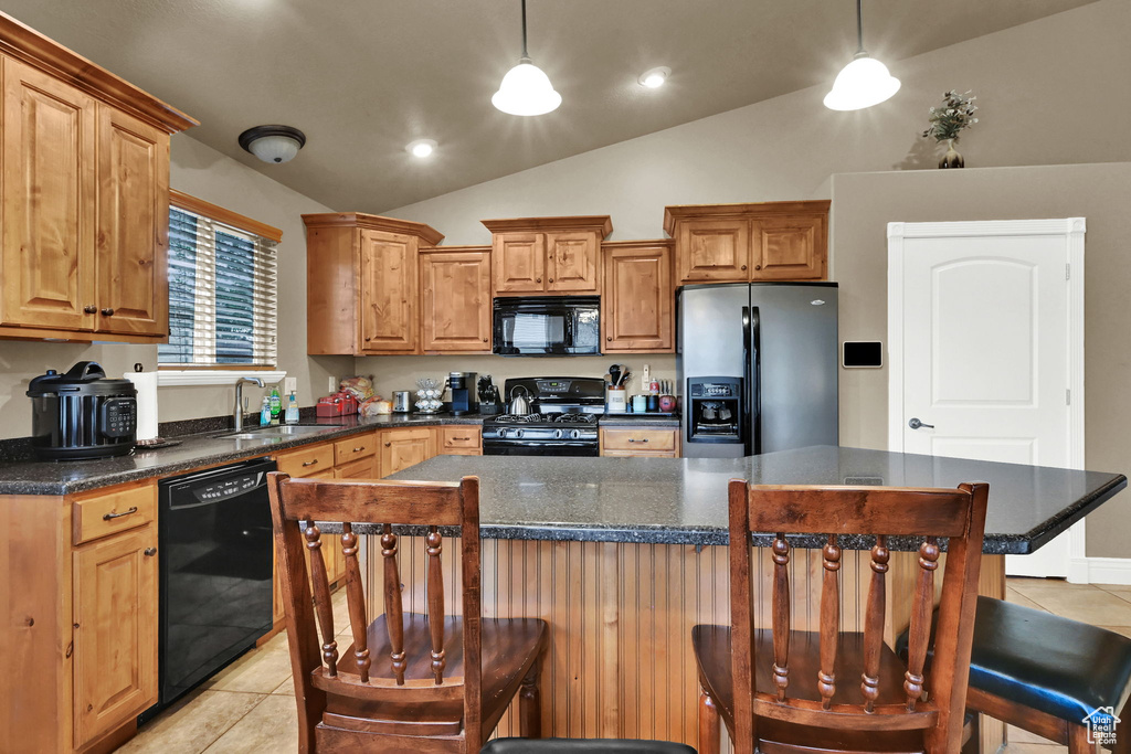 Photo 3 for MLS #2115414 at 871 W 3875 South