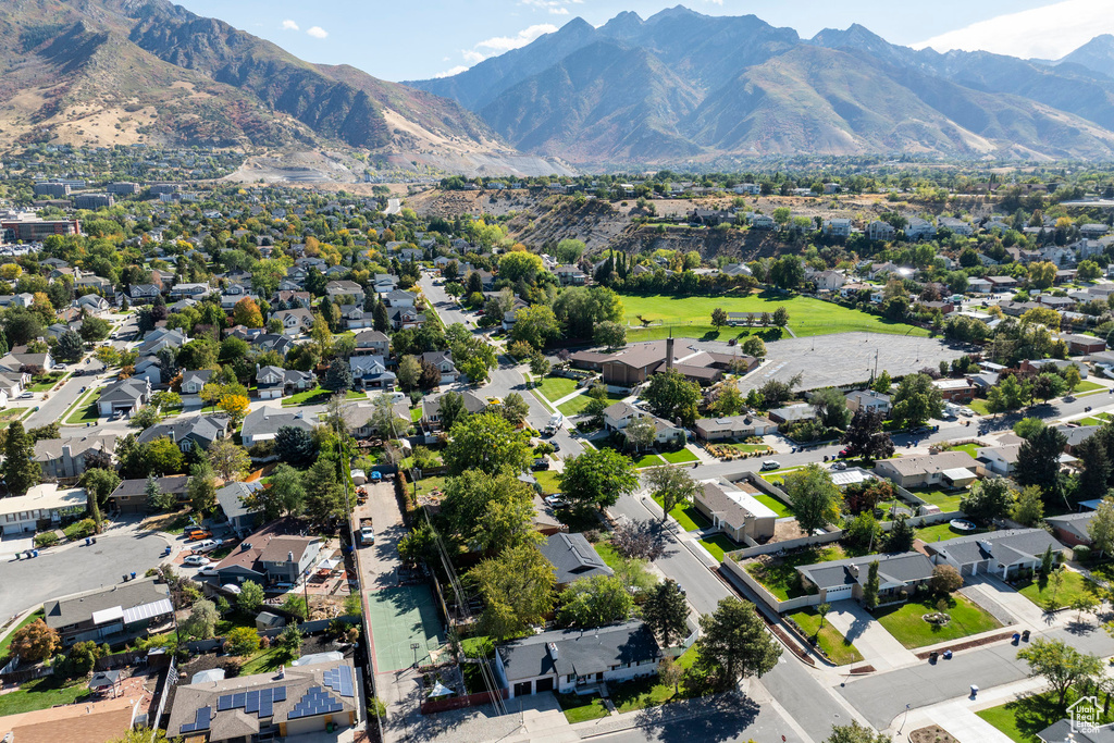 6701 S 2445 E Cottonwood Heights, UT 84121