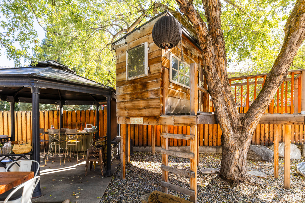 6701 S 2445 E Cottonwood Heights, UT 84121