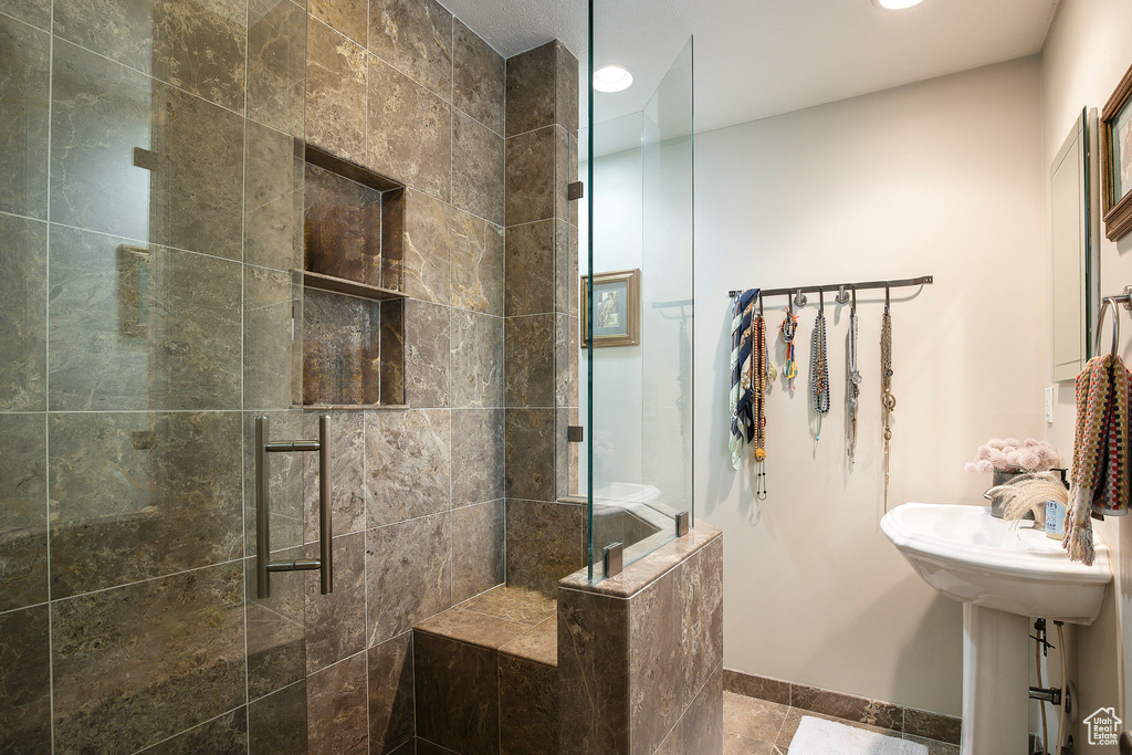 6701 S 2445 E Cottonwood Heights, UT 84121