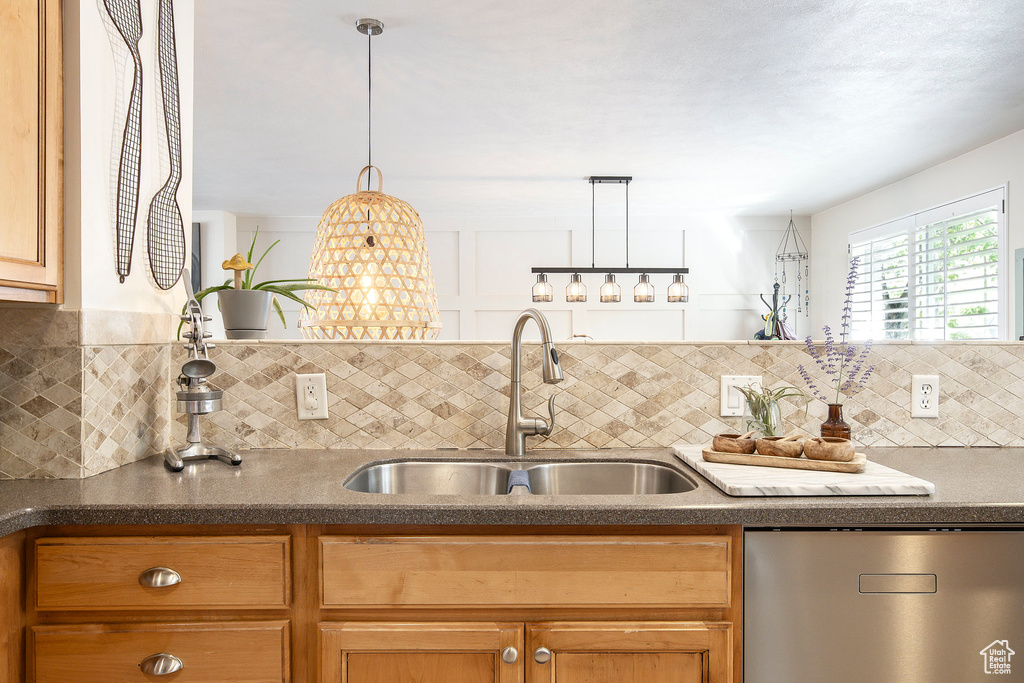 6701 S 2445 E Cottonwood Heights, UT 84121