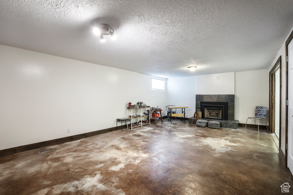 6701 S 2445 E Cottonwood Heights, UT 84121