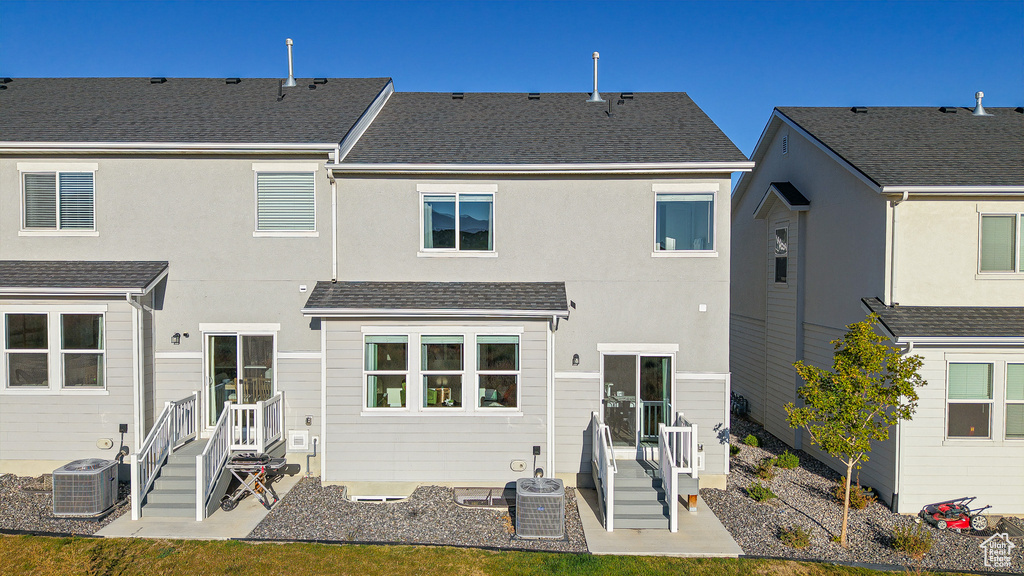 Photo 8 for MLS #2115435 at 855 N Hilltop Dr