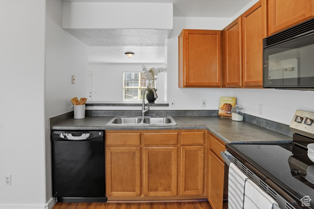 Photo 7 for MLS #2115447 at 337 E Braidhill Dr