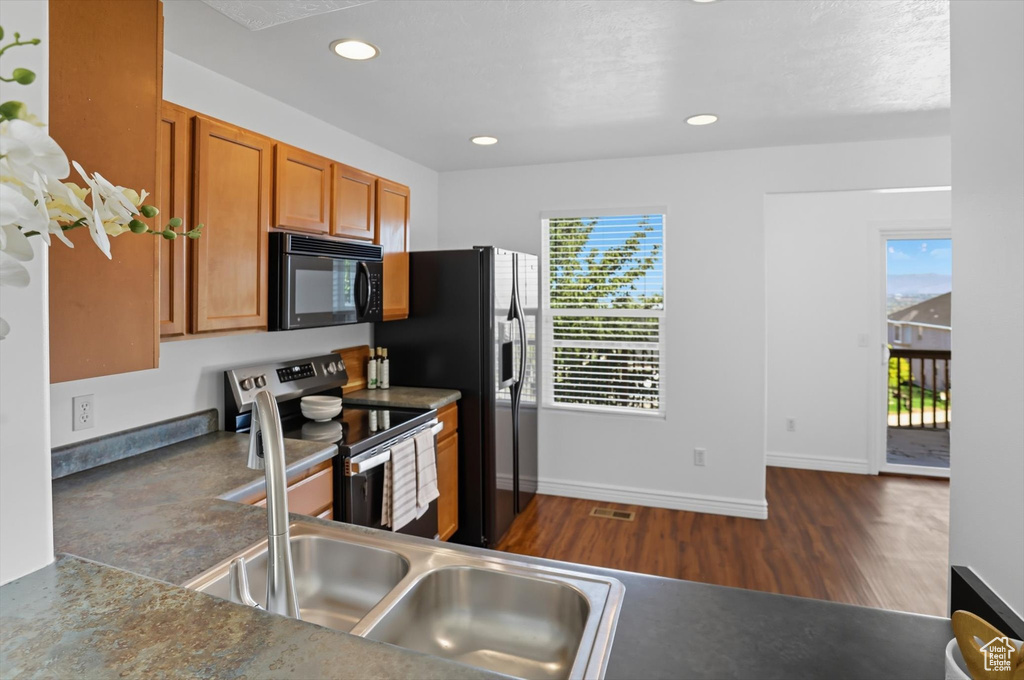 Photo 8 for MLS #2115447 at 337 E Braidhill Dr
