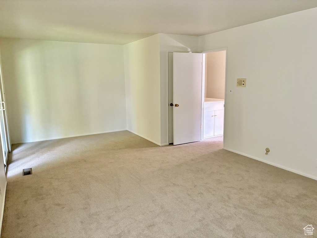 Photo 19 for MLS #2115452 at 832 E Three Fountains Dr #182