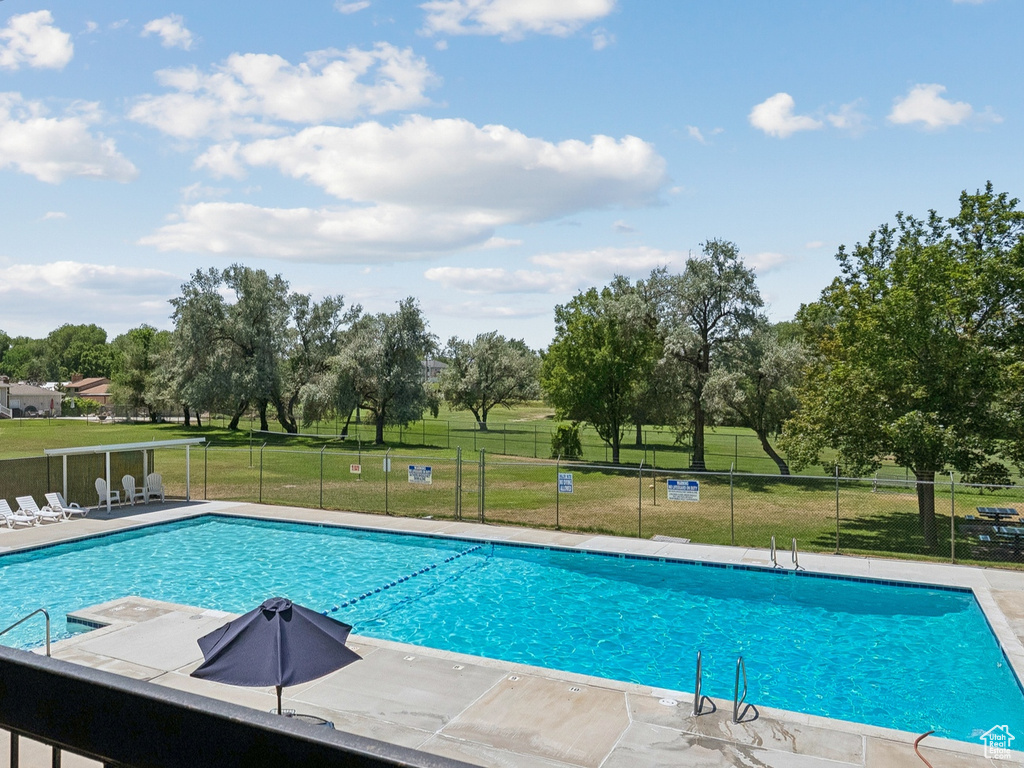 Photo 39 for MLS #2115452 at 832 E Three Fountains Dr #182