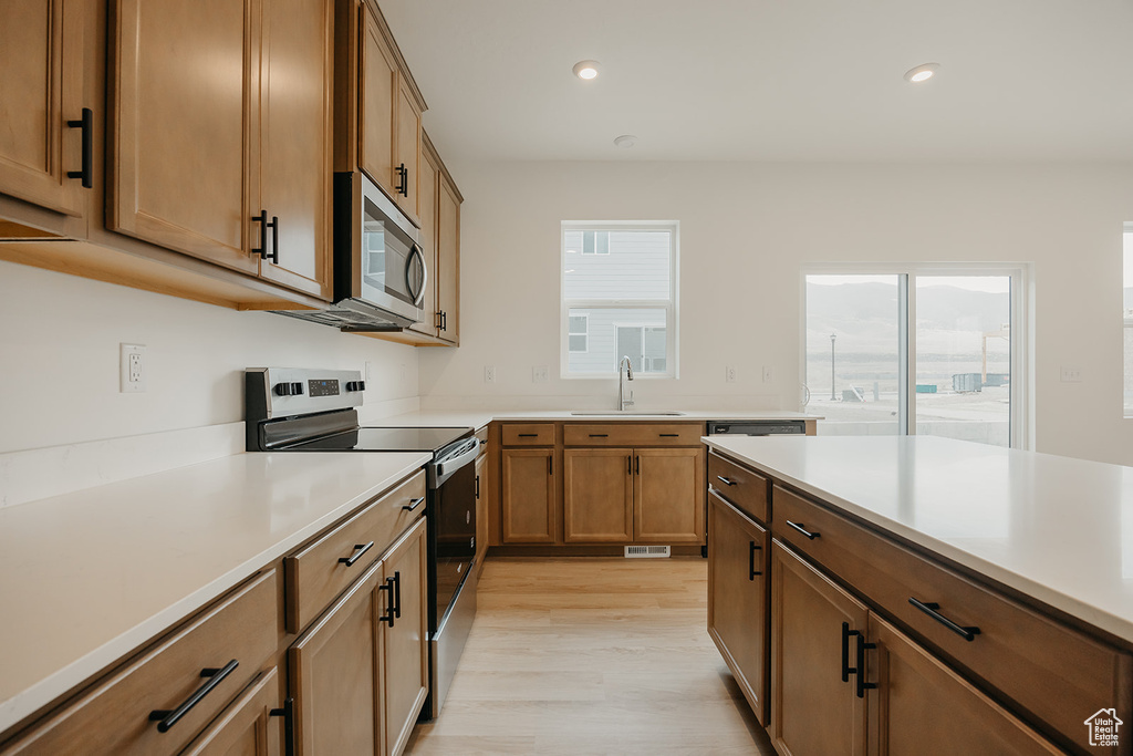 Photo 4 for MLS #2115456 at 3584 N Oak Blvd #328