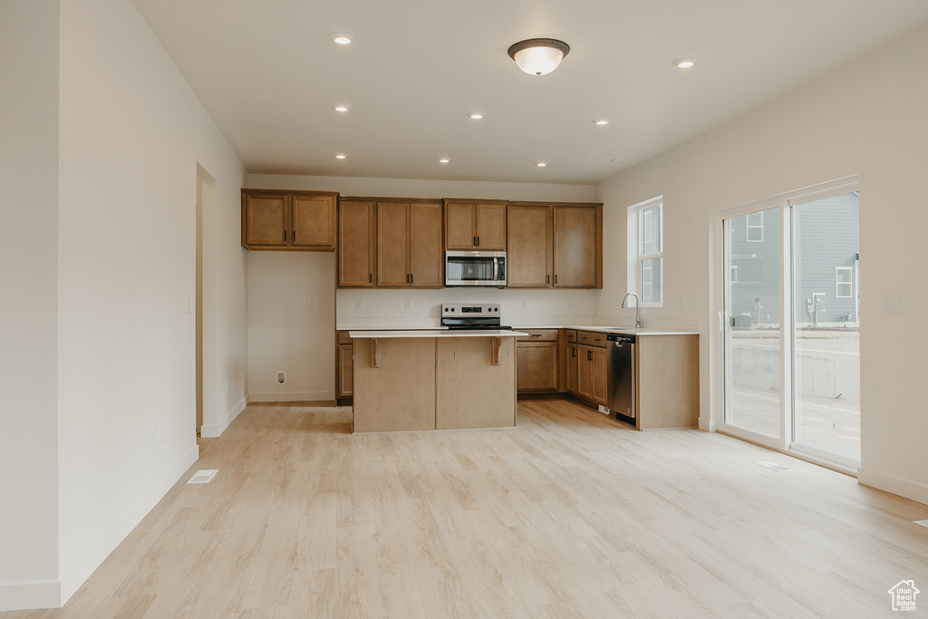 Photo 2 for MLS #2115456 at 3584 N Oak Blvd #328