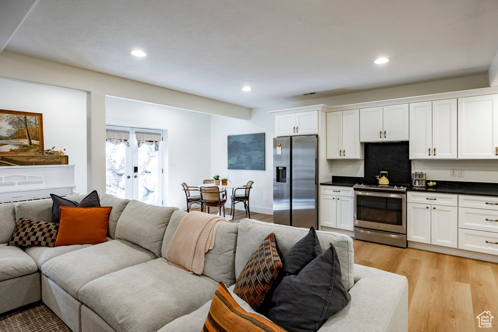 Photo 6 for MLS #2115460 at 480 E Foxstone Cv