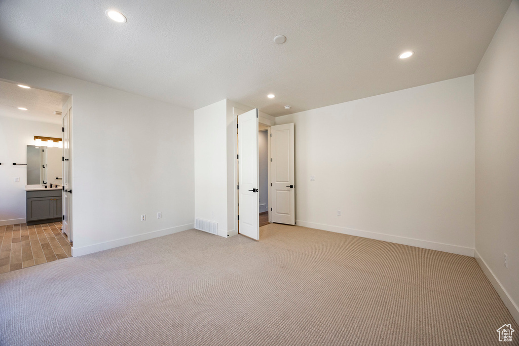 Photo 30 for MLS #2115469 at 6028 N Fairview Rd #223
