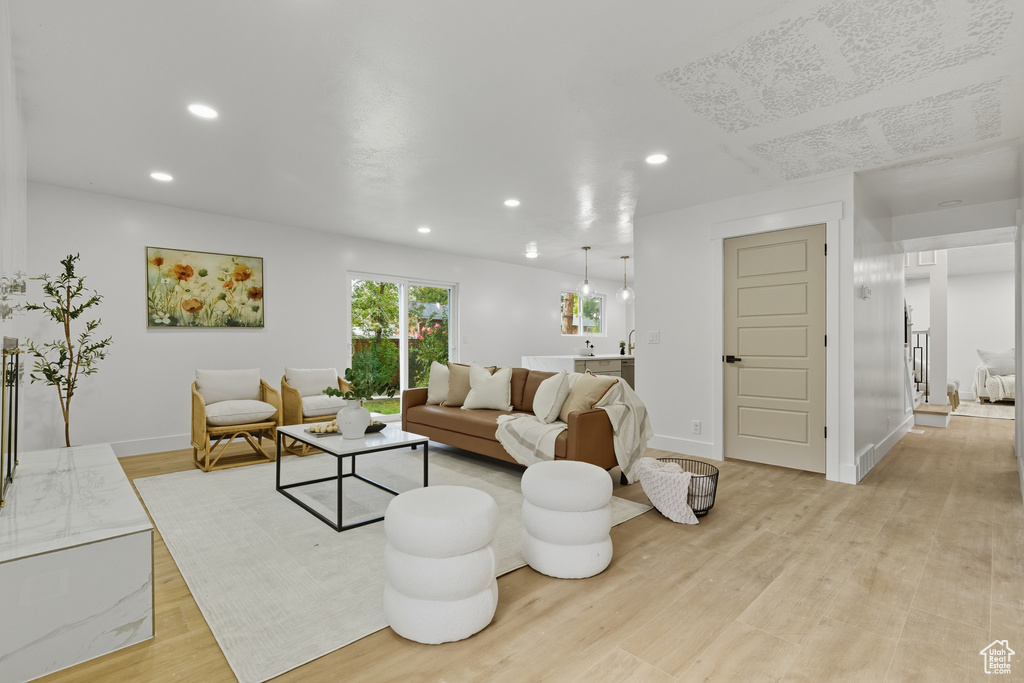 1922 E SOUTHBRIDGE WAY Sandy, UT 84093