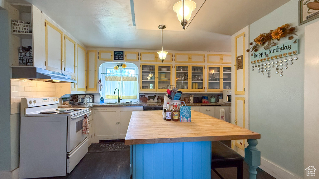 Photo 8 for MLS #2115520 at 185 W Main St