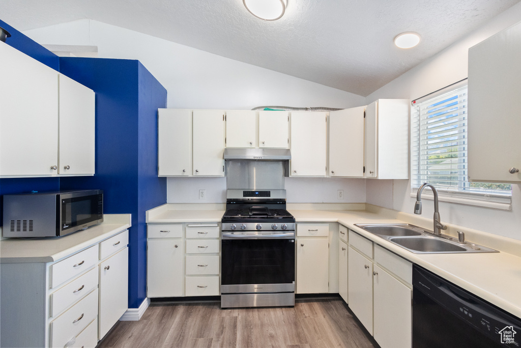 Photo 9 for MLS #2115528 at 2924 S Ropner Cir