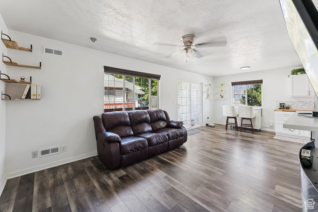 Photo 5 for MLS #2115529 at 258 W 400 North
