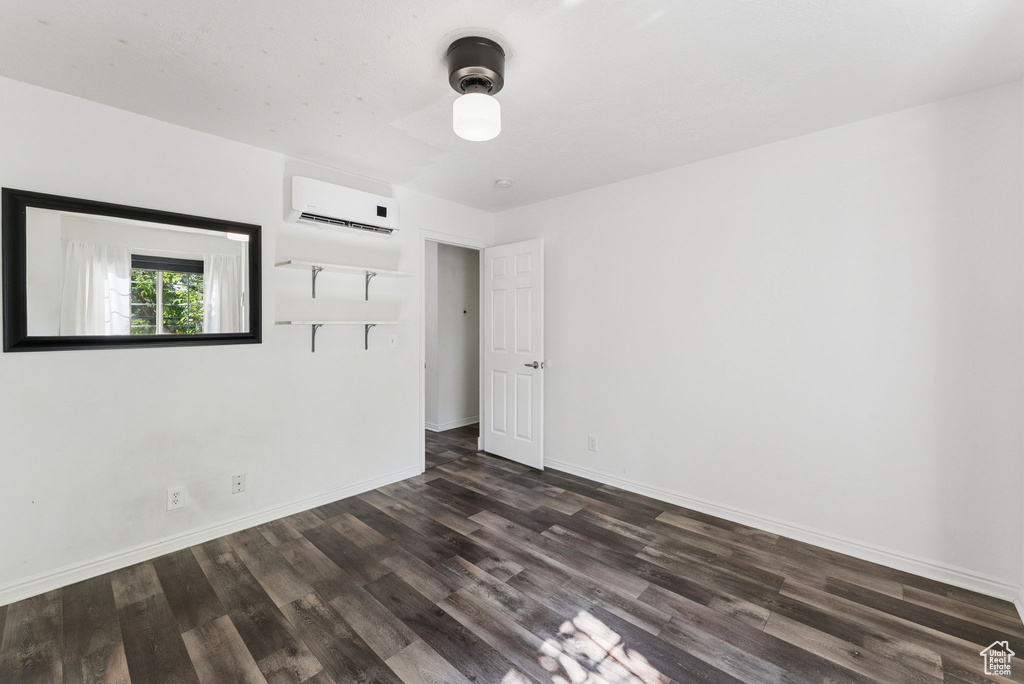 Photo 14 for MLS #2115529 at 258 W 400 North