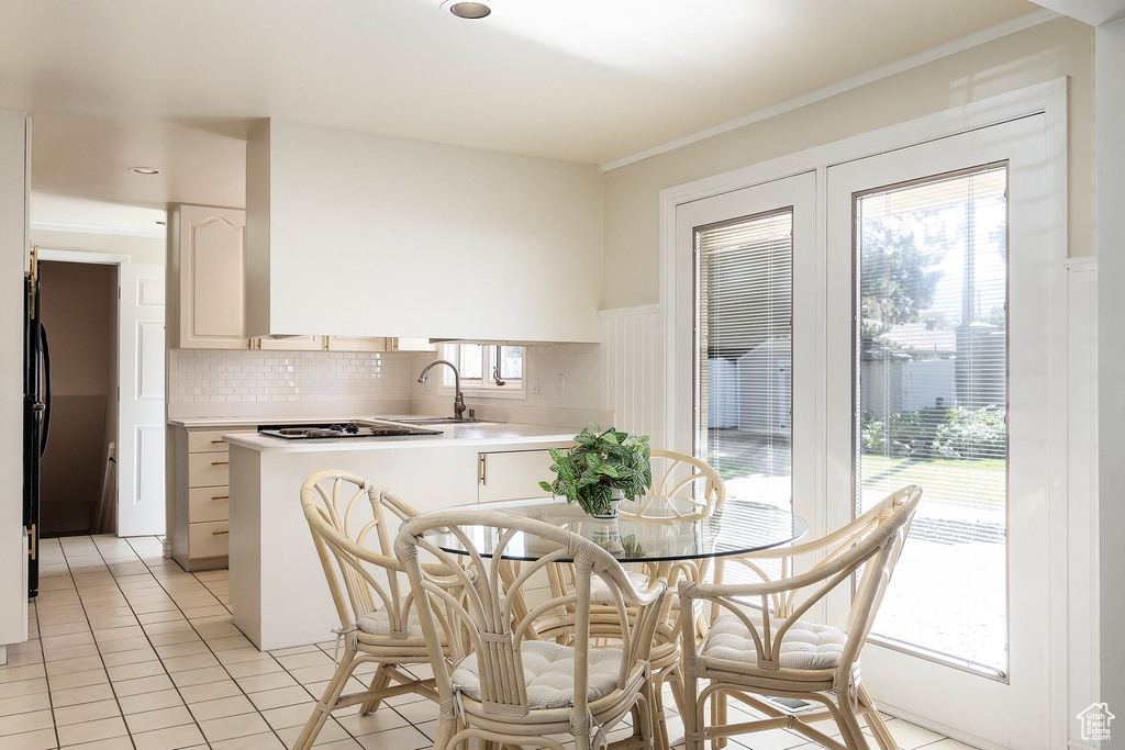 Photo 19 for MLS #2115532 at 832 E Deerfield Rd