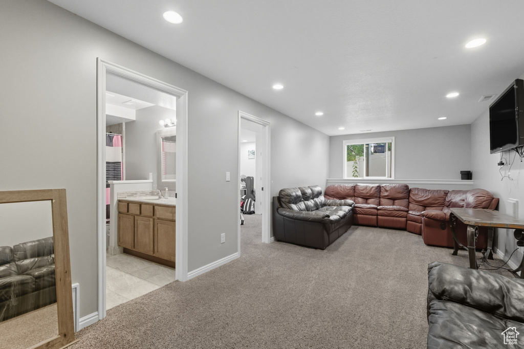 1045 E 5100 S South Ogden, UT 84403