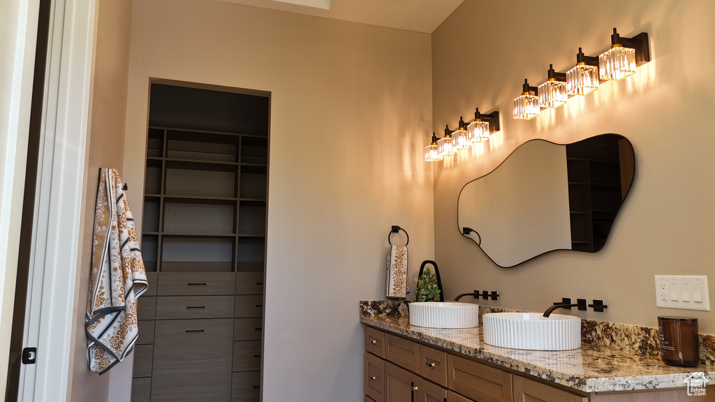 Photo 10 for MLS #2115560 at 1108 N Florence Cir