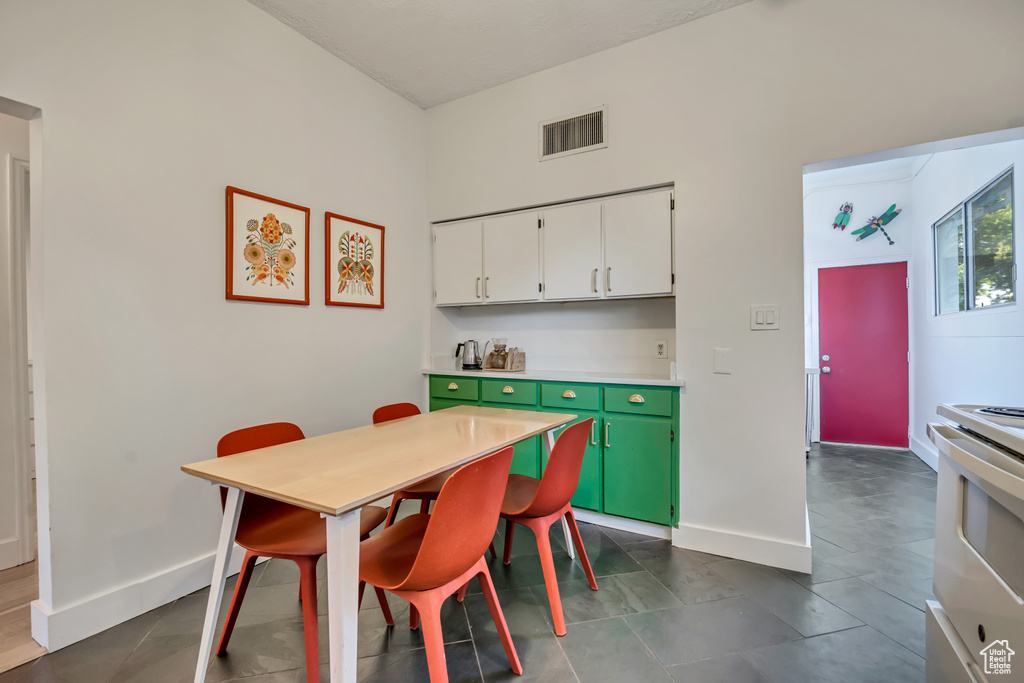 Photo 27 for MLS #2115565 at 414 Downington Ave