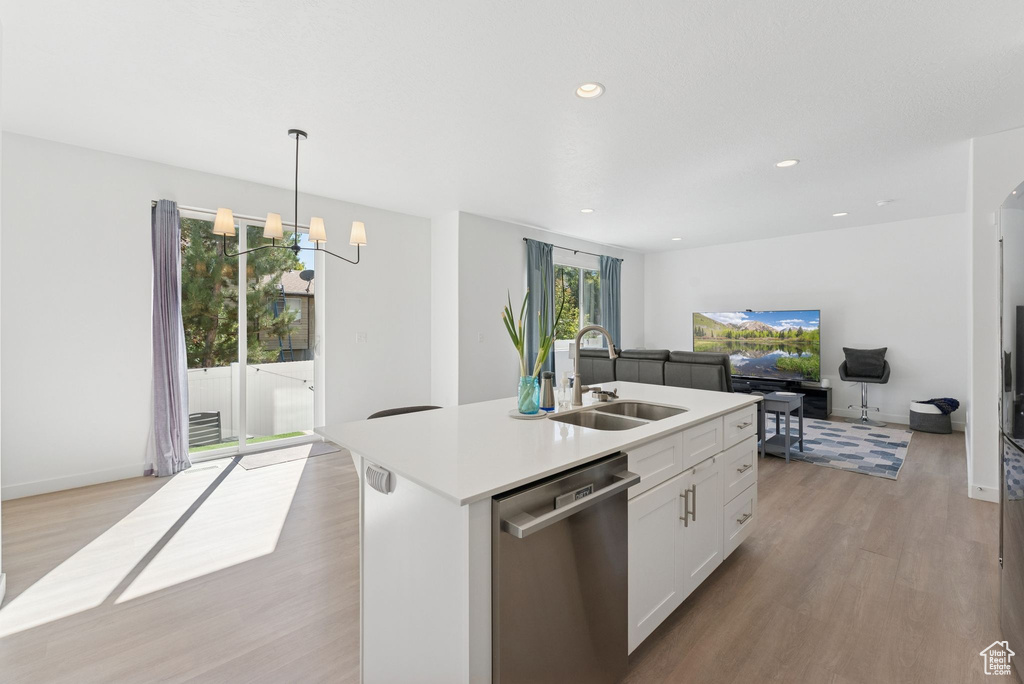 Photo 10 for MLS #2115568 at 1633 W Rockaway Ln