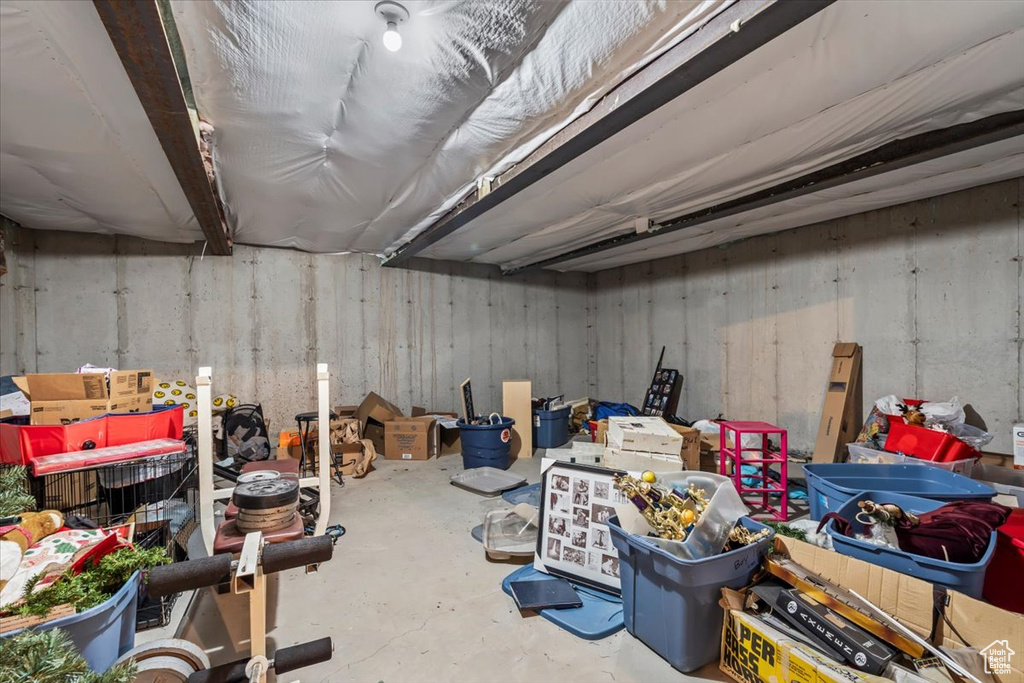 1586 W ROCK HOLLOW DR Bluffdale, UT 84065