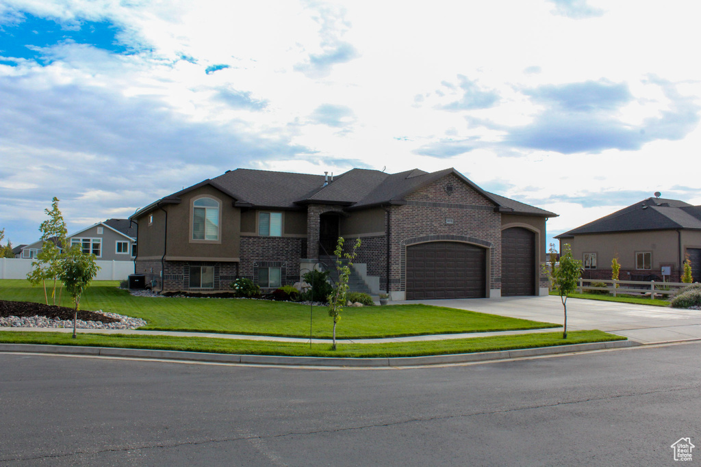 Photo 3 for MLS #2115594 at 2673 W 2125 North