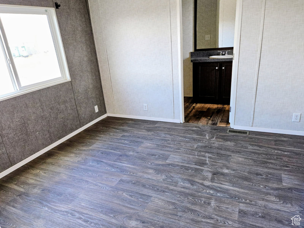 Photo 9 for MLS #2115596 at 810 N 8th St #48