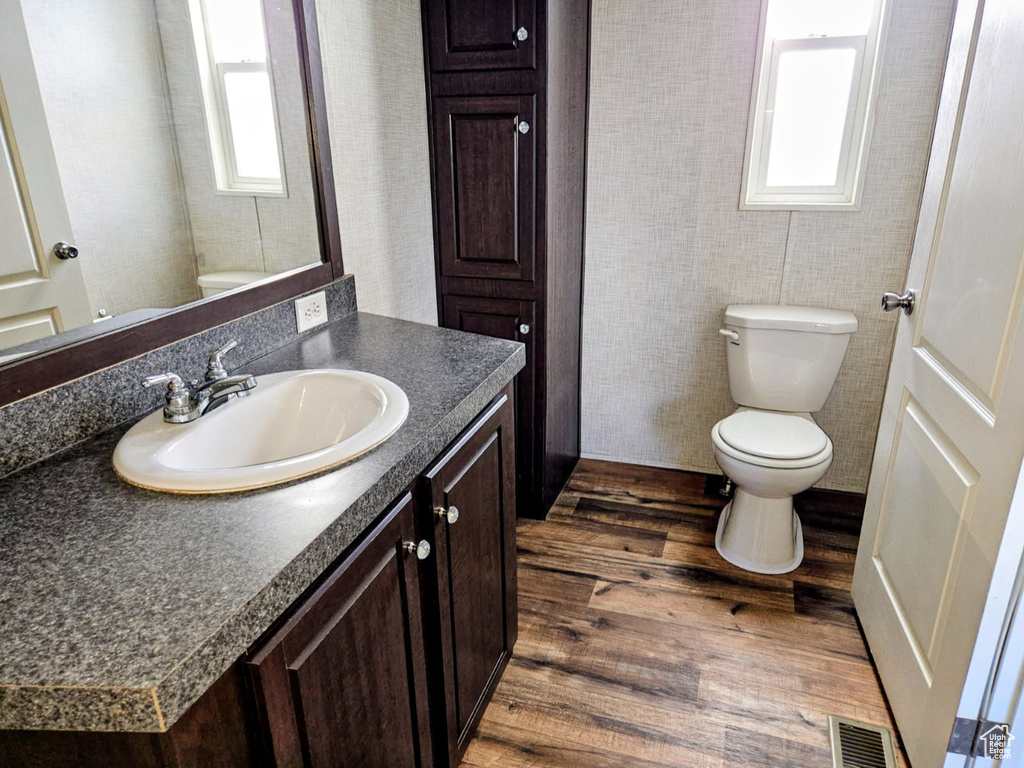 Photo 12 for MLS #2115596 at 810 N 8th St #48