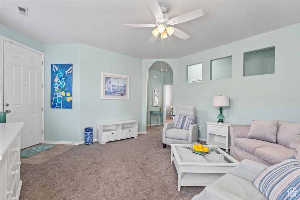 Photo 8 for MLS #2115597 at 1127 W Haworth Dr