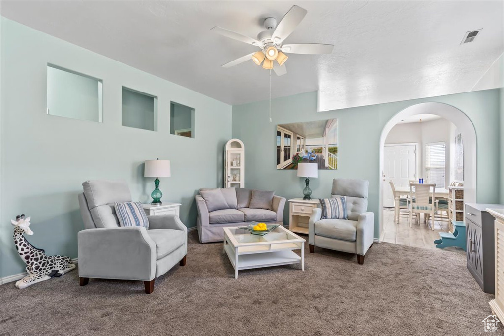 Photo 9 for MLS #2115597 at 1127 W Haworth Dr