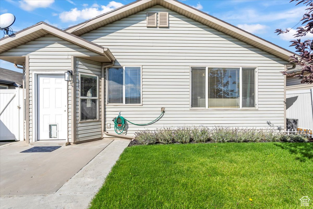 Photo 21 for MLS #2115597 at 1127 W Haworth Dr
