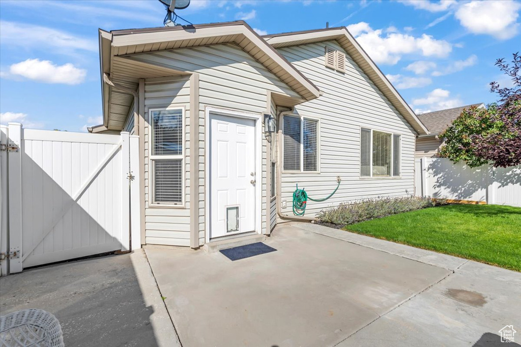Photo 22 for MLS #2115597 at 1127 W Haworth Dr