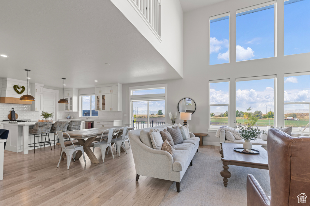 2226 S BETSYS WAY Kaysville, UT 84037