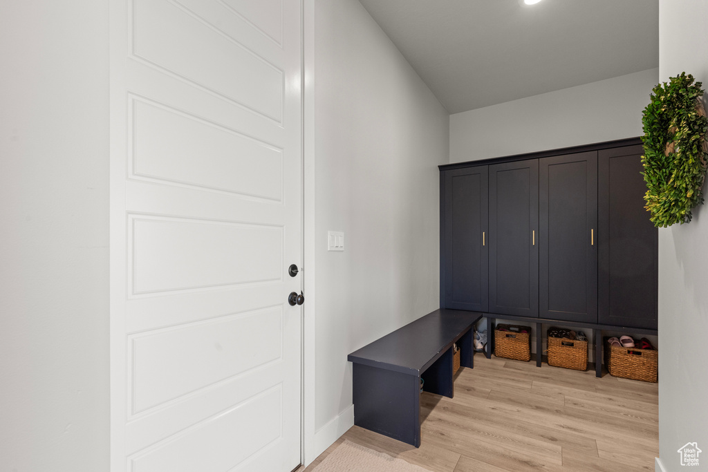 2226 S BETSYS WAY Kaysville, UT 84037