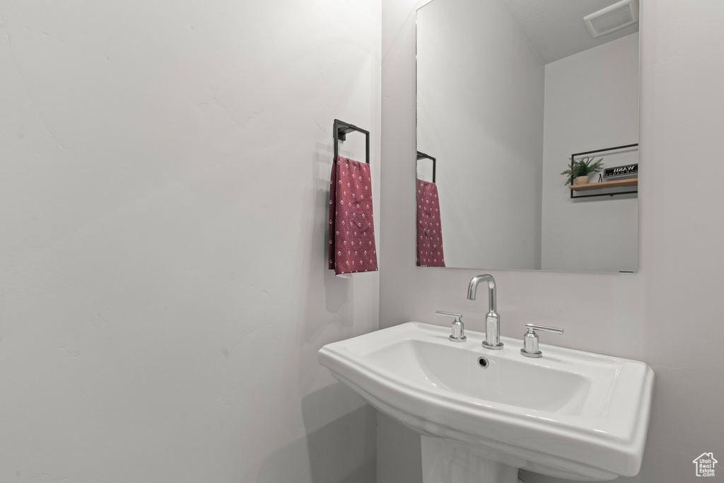 2226 S BETSYS WAY Kaysville, UT 84037