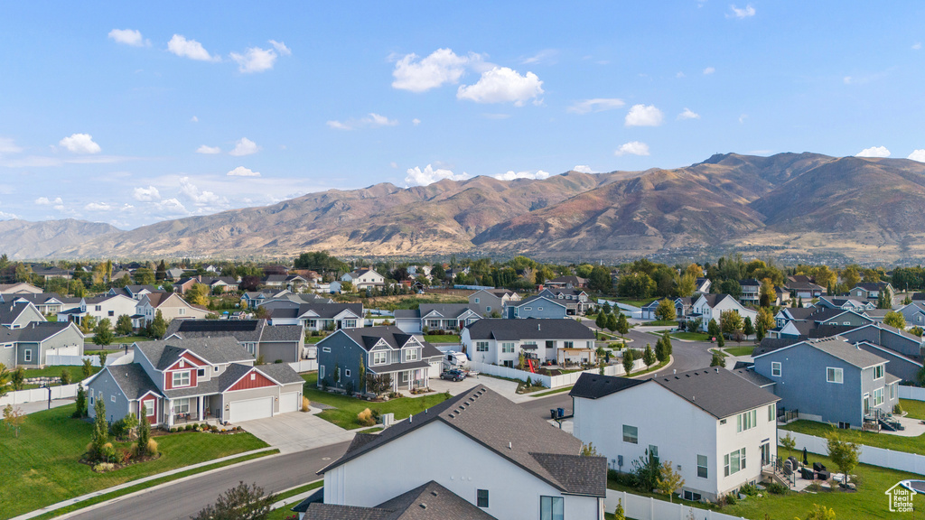 2226 S BETSYS WAY Kaysville, UT 84037