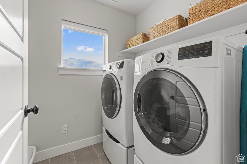 2226 S BETSYS WAY Kaysville, UT 84037