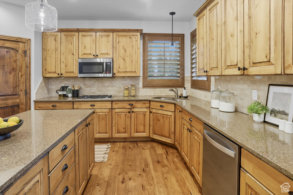 1539 W MISTY BREEZE CIR Kaysville, UT 84037