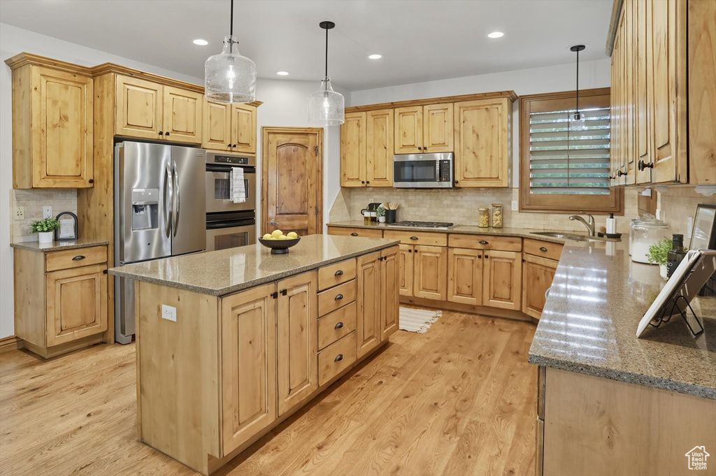 1539 W MISTY BREEZE CIR Kaysville, UT 84037