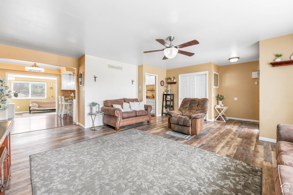 Photo 7 for MLS #2115704 at 209 W Millcreek Way