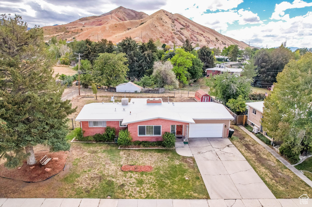 Photo 3 for MLS #2115704 at 209 W Millcreek Way