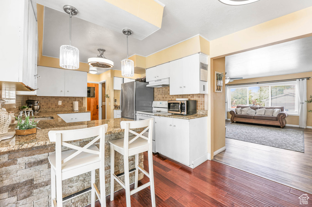 Photo 10 for MLS #2115704 at 209 W Millcreek Way