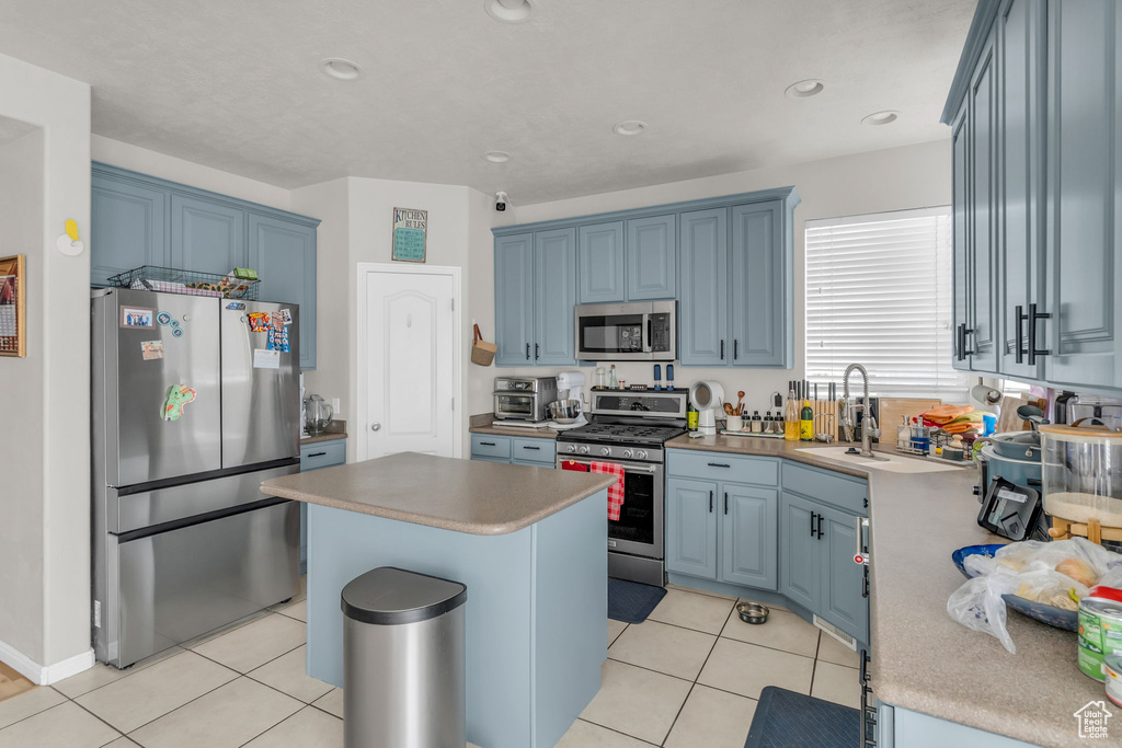 3963 W HOLLANDIA LN West Jordan, UT 84084