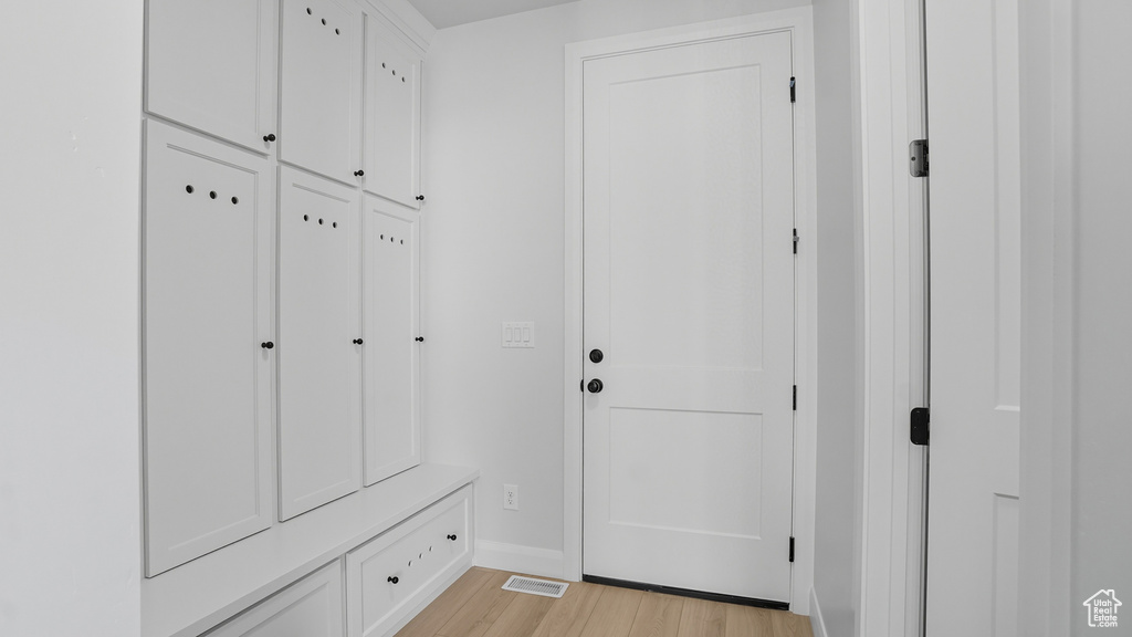 Photo 11 for MLS #2115725 at 374 South 1330 West St